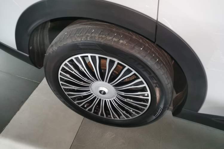 Used Chery Fengyun T9 2024 120 Long-Range Flagship Version 7 Seats Ternary Lithium Right Rear Wheel Hub