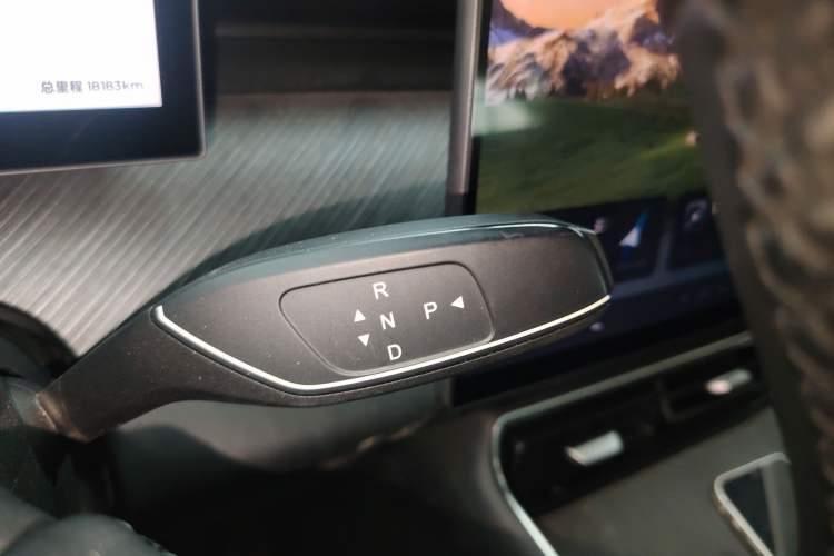 Used Chery Fengyun T9 2024 120 Long-Range Flagship Version 7 Seats Ternary Lithium Gear Lever