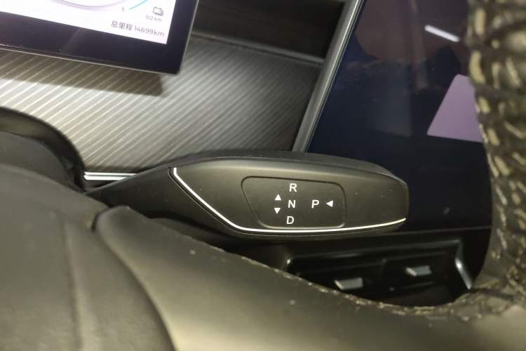Used Chery Fengyun T9 2024 120 Long-Range Comfort Version 5-Seater with Ternary Lithium Battery Gear Lever