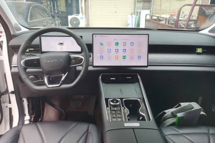 Used Chery Fengyun T9 2024 120 Long-Range Luxury Version 5 Seats Ternary Lithium Interior 2