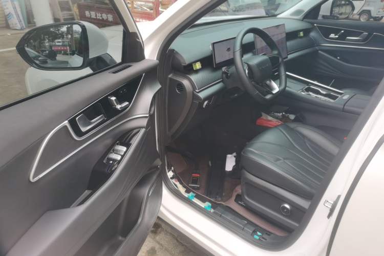 Used Chery Fengyun T9 2024 120 Long-Range Luxury Version 5 Seats Ternary Lithium Interior 3