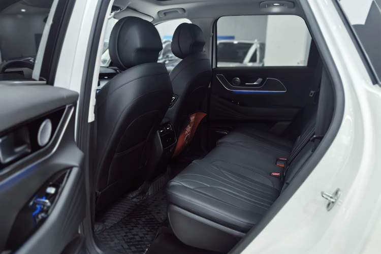 Used Chery Fengyun T9 2024 120 Long-Range Flagship Version 7 Seats Ternary Lithium Interior 9