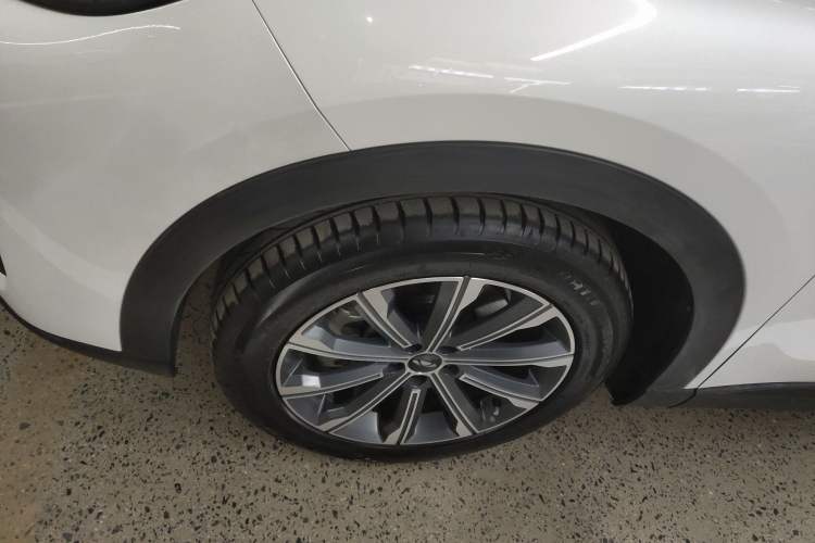 Used Chery Fengyun T9 2024 120 Long-Range Comfort Version 5-Seater with Ternary Lithium Battery Left Front Wheel Hub