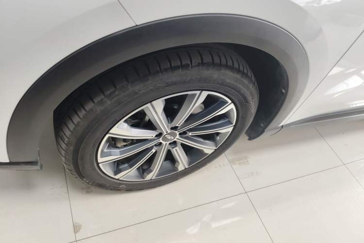 Used Chery Fengyun T9 2024 120 Long-Range Comfort Version 5-Seater with Ternary Lithium Battery Left Front Wheel Hub