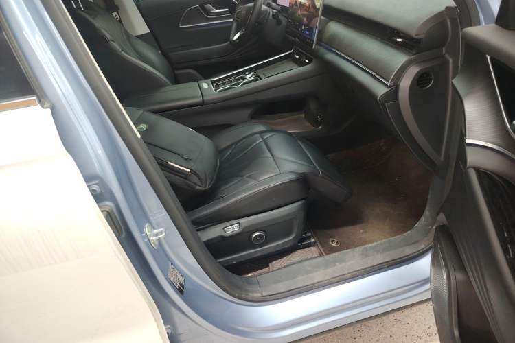 Used Chery Fengyun T9 2024 120 Long-Range Flagship Version 7 Seats Ternary Lithium Right Front Seat