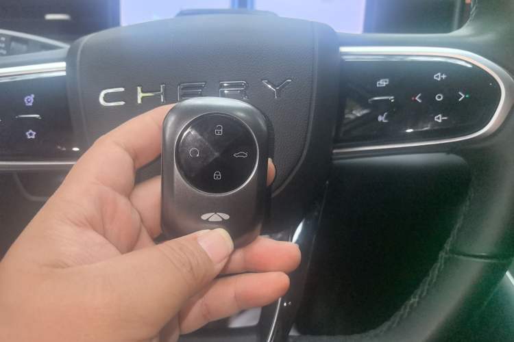Used Chery Fengyun T9 2024 120 Long-Range Flagship Version 7 Seats Ternary Lithium Vehicle Key