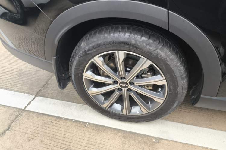 Used Chery Fengyun T9 2025 120 Long-Range Prestige Version 5 Seats Lithium Iron Phosphate Right Rear Wheel Hub