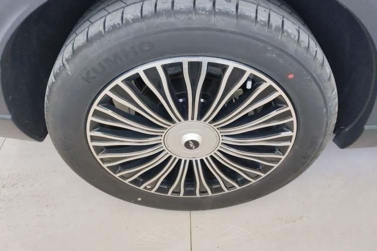 Used Chery Fengyun T9 2025 120 Long-Range Flagship PLUS 7-Seater with Ternary Lithium Battery Right Rear Wheel Hub