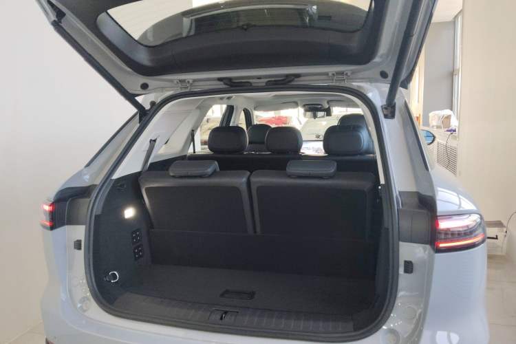 Used Chery Fengyun T9 2025 120 Long-Range Flagship PLUS 7-Seater with Ternary Lithium Battery Trunk