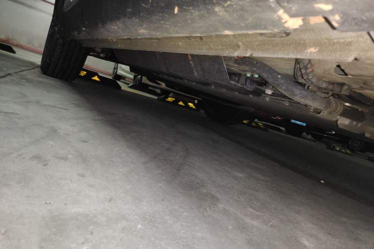 Used Chery Fengyun T9 2025 120 Long-Range Luxury Version 7 Seats Lithium Iron Phosphate Chassis Front Right