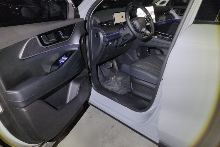 Used Chery Fengyun T9 2025 120 Long-Range Luxury Version 7 Seats Lithium Iron Phosphate Driver Seat