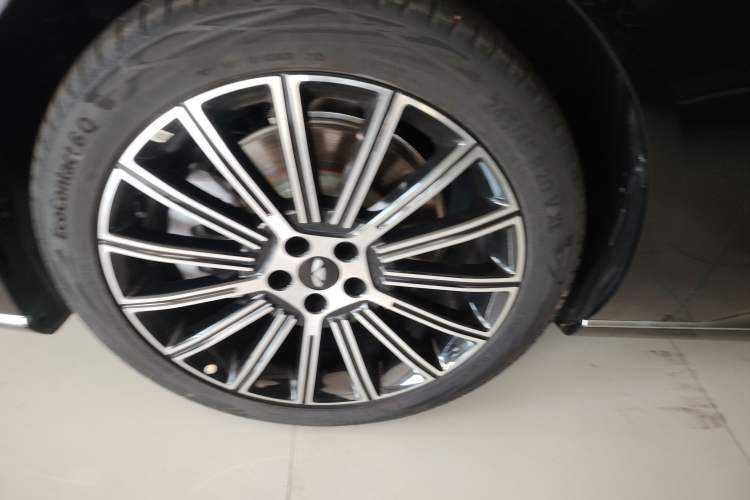 Used Chery Fulwin A9L 2025 Model, 260 Boya Luxury Edition Left Front Wheel Hub