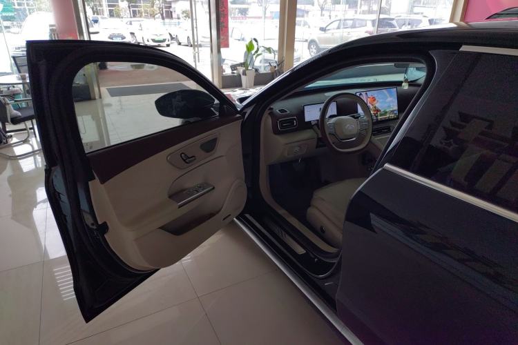 Used Chery Fulwin A9L 2025 Model, Four-Wheel Drive High-Energy Peak Edition Driver Seat