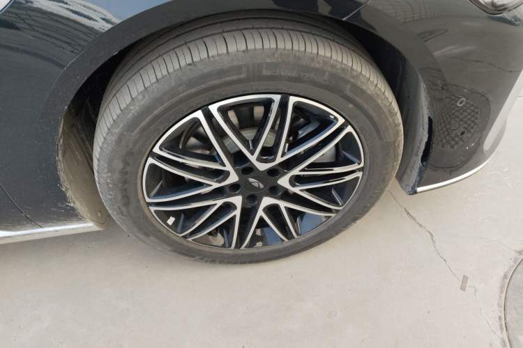 Used Chery Fulwin A9L 2025 Model, 260 Ultra-Long Range Prestige Edition Right Front Wheel Hub