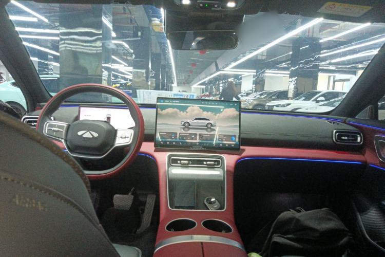 Used Chery Fulwin A9L 2025 Model, Four-Wheel Drive High-Energy Peak Edition Center Console