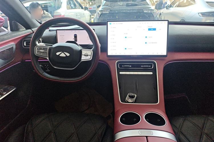 Used Chery Fulwin A9L 2025 Model, Four-Wheel Drive High-Energy Peak Edition Center Console