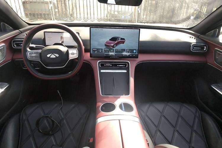 Used Chery Fulwin A9L 2025 Model, Four-Wheel Drive High-Energy Peak Edition Center Console