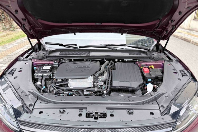 Used Chery Fulwin A9L 2025 Model, Four-Wheel Drive High-Energy Peak Edition Engine Bay