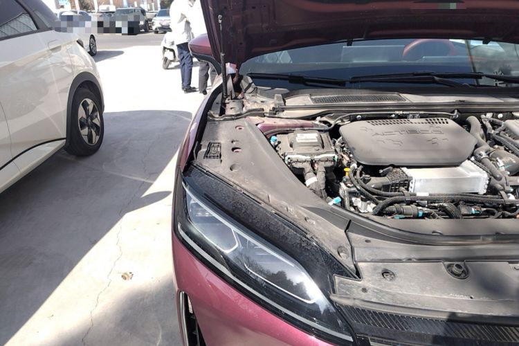 Used Chery Fulwin A9L 2025 Model, Four-Wheel Drive High-Energy Peak Edition Engine Bay Right