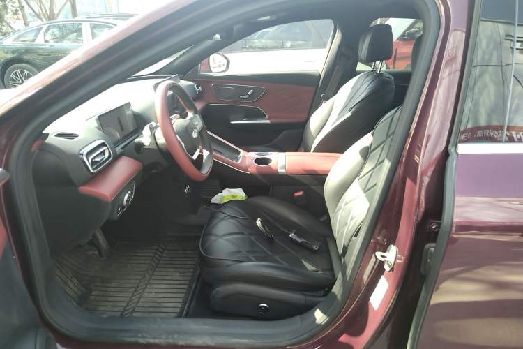 Used Chery Fulwin A9L 2025 Model, Four-Wheel Drive High-Energy Peak Edition Left Front Seat