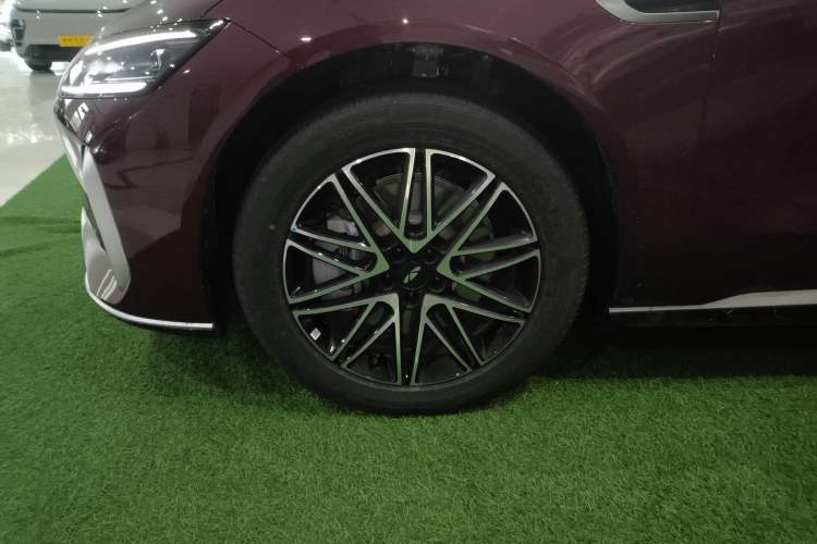Used Chery Fulwin A9L 2025 Model, 260 Ultra-Long Range Prestige Edition Left Front Wheel Hub