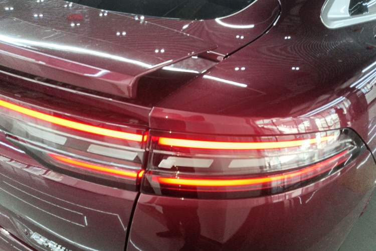 Used Chery Fulwin A9L 2025 Model, Four-Wheel Drive High-Energy Peak Edition Right Rear Taillight