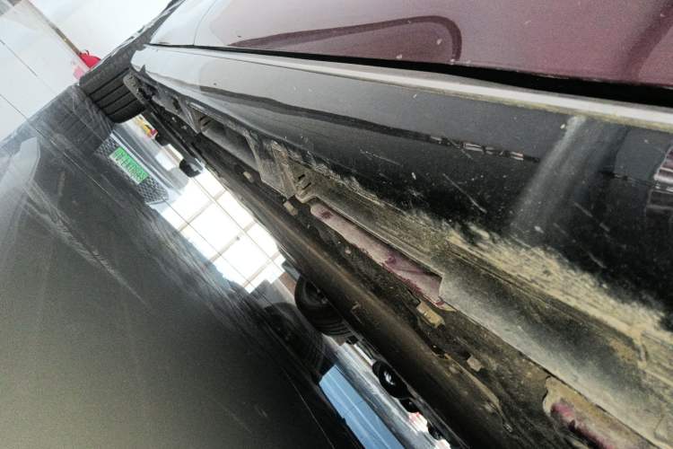 Used Chery Fulwin A9L 2025 Model, Four-Wheel Drive High-Energy Peak Edition Right Side Sill