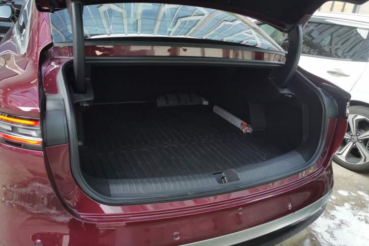 Used Chery Fulwin A9L 2025 Model, Four-Wheel Drive High-Energy Peak Edition Trunk
