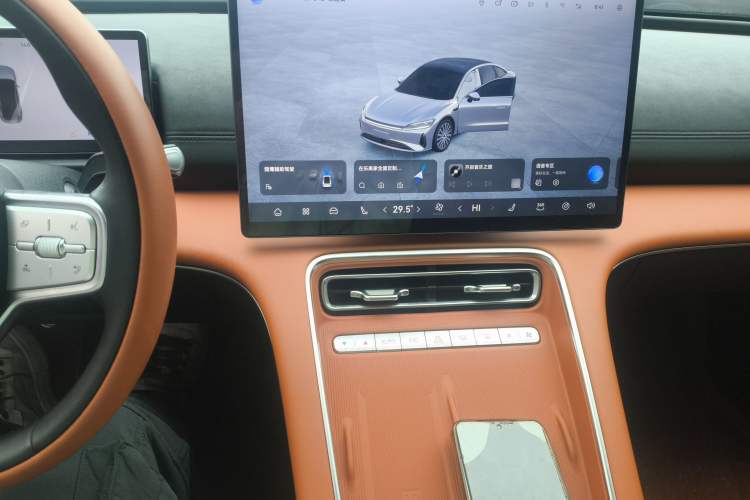 Used Chery Fulwin A9L 2025 Model, 260 Ultra-Long Range Prestige Edition Audio And AC Panel