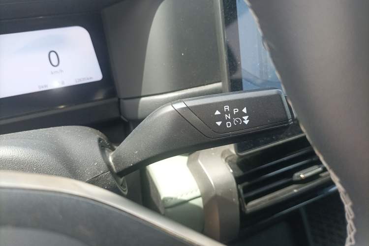 Used Chery Fulwin X3 2025 Model 520 Zhishang Edition Gear Lever