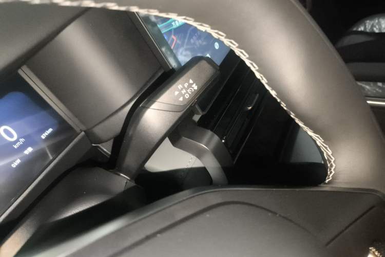 Used Chery Fulwin X3 2025 Model 401 Zhi Shang Edition Gear Lever