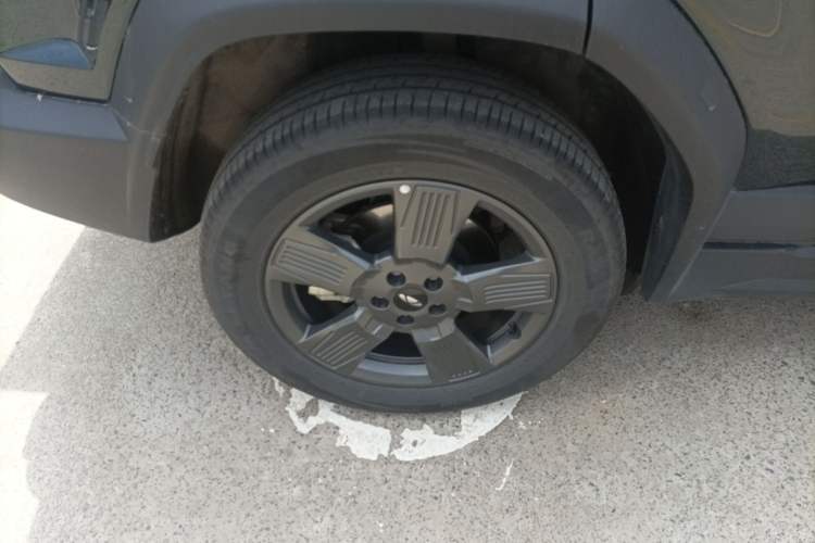 Used Chery Fulwin X3 2025 Model 520 Zhishang Edition Right Rear Wheel Hub