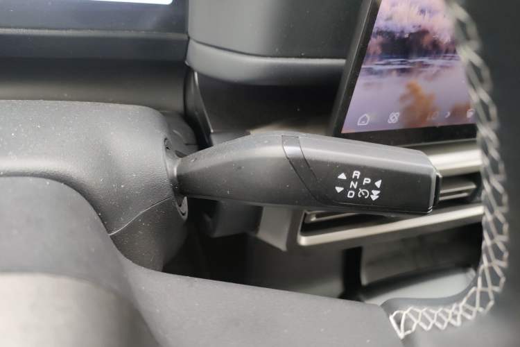 Used Chery Fulwin X3L 2025 Model 215 Long-Distance Edition Gear Lever