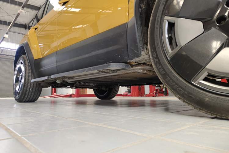 Used Chery Fulwin X3L 2025 Model 205 All-Wheel Drive High-Energy Edition Right Side Sill