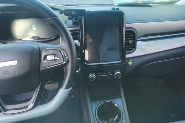 Used Chery Little Ant 2022 Restyled Version Sweet Pink Edition Half-Sugar Version 30.6 kWh 30 kW 301 km Interior 3