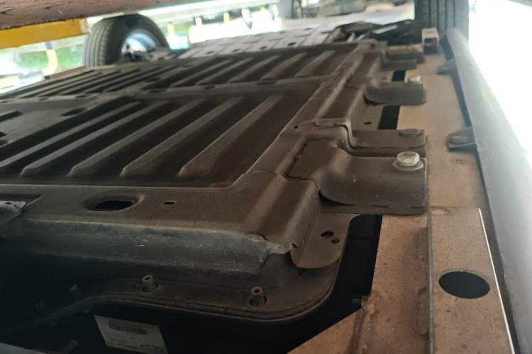 Used Chery Little Ant 2021 150 000 Yuan Ant Fan Edition Queen Version Lithium-Ion Battery Chassis Rear Right
