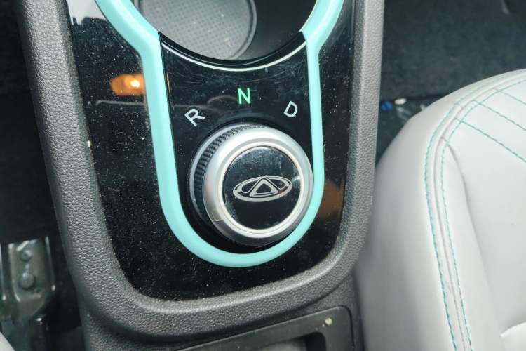 Used Chery Little Ant 2021 200 000 Yuan "Ant Fan" Edition Energized Version NMC Lithium Battery 301 km Gear Lever