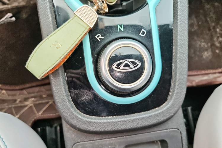 Used Chery Little Ant 2021 200 000 Yuan "Ant Fan" Edition Energized Version NMC Lithium Battery 301 km Gear Lever