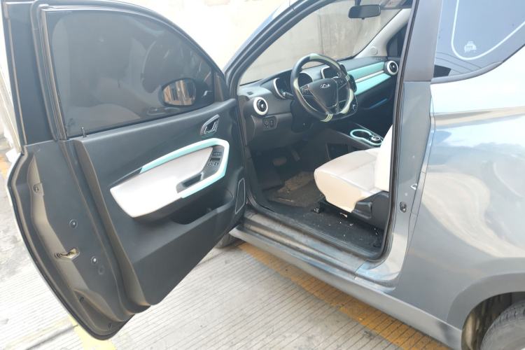 Used Chery Little Ant 2021 200 000 Yuan "Ant Fan" Edition Energized Version NMC Lithium Battery 301 km Interior 3