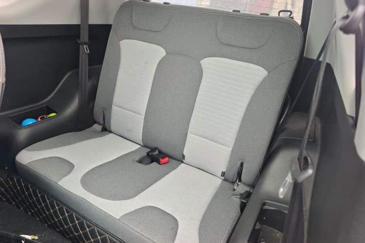 Used Chery Little Ant 2021 150 000 Yuan "Ant Fan" Edition New Ant Xuan Version Lithium-NMC Battery Left Rear Seat