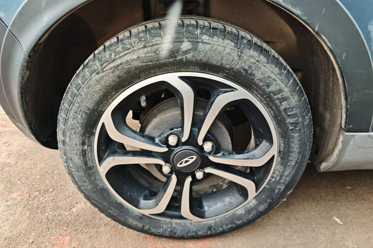 Used Chery Little Ant 2021 200 000 Yuan "Ant Fan" Edition Energized Version NMC Lithium Battery 301 km Right Rear Wheel Hub