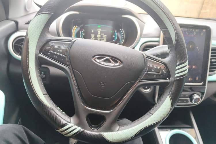 Used Chery Little Ant 2021 200 000 Yuan "Ant Fan" Edition Energized Version NMC Lithium Battery 301 km Steering Wheel