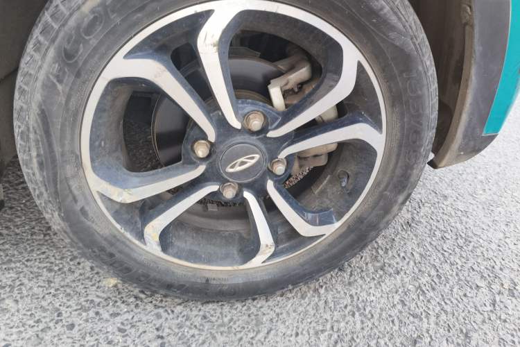 Used Chery Little Ant 2021 200 000 Yuan "Ant Fan" Edition Energized Version NMC Lithium Battery 301 km Right Front Wheel Hub