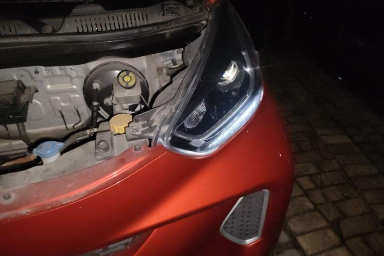 Used Chery Little Ant 2021 200 000-Yuan Ant Fan Edition Talent Version Lithium Iron Phosphate 301 km Engine Bay Left