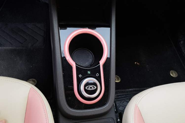 Used Chery Little Ant 2021 200 000-Yuan Ant Fan Edition Talent Version NMC Battery 301 km Gear Lever
