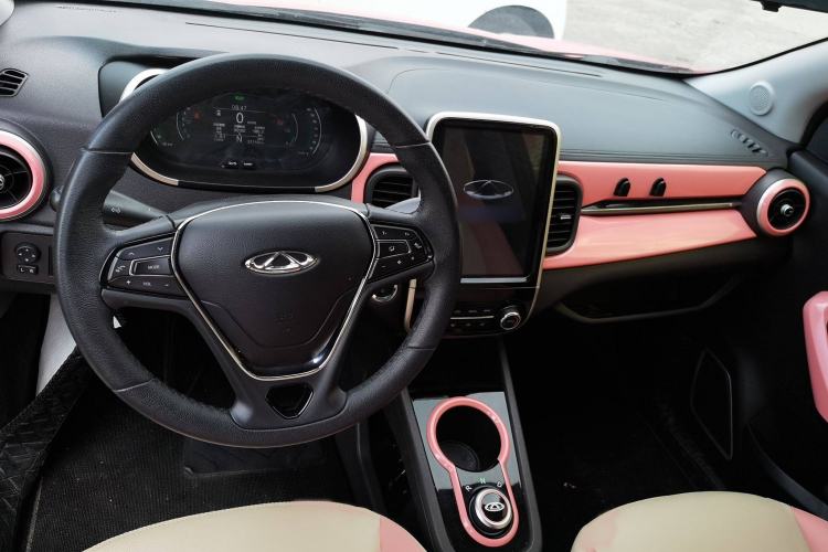 Used Chery Little Ant 2021 200 000-Yuan Ant Fan Edition Talent Version NMC Battery 301 km Interior 3