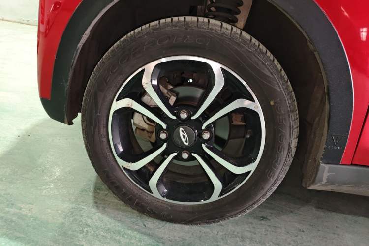 Used Chery Little Ant 2021 200 000 Yuan "Ant Fan" Edition Energized Version NMC Lithium Battery 301 km Left Front Wheel Hub