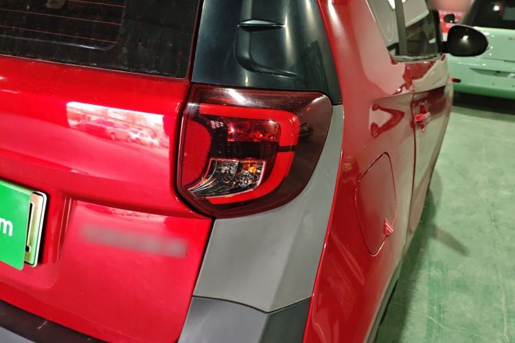 Used Chery Little Ant 2021 200 000 Yuan "Ant Fan" Edition Energized Version NMC Lithium Battery 301 km Right Rear Taillight