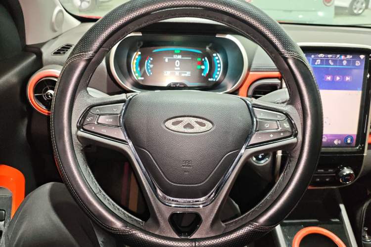 Used Chery Little Ant 2021 200 000 Yuan "Ant Fan" Edition Energized Version NMC Lithium Battery 301 km Steering Wheel