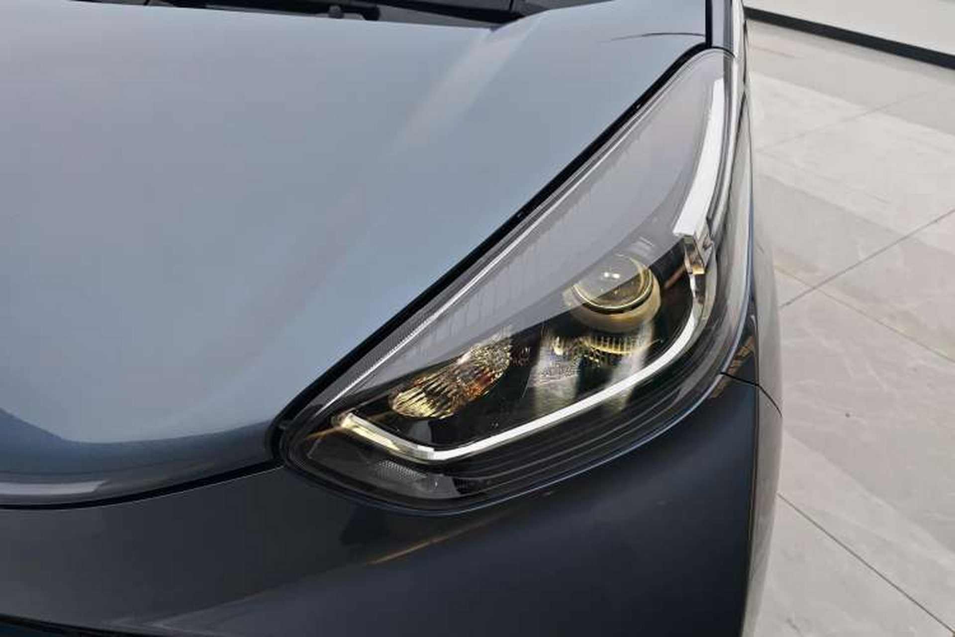 Used Chery Little Ant 2021 150 000 Yuan Ant Fan Edition Queen Version Lithium-Ion Battery Left Front Headlight